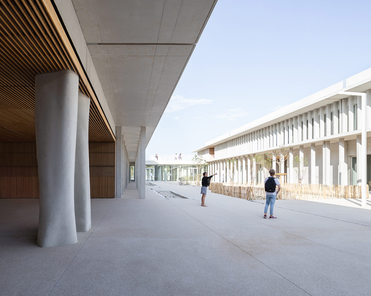 Un lycée <br/>entre ville et paysage - Chateaurenard | Architecte Marseille