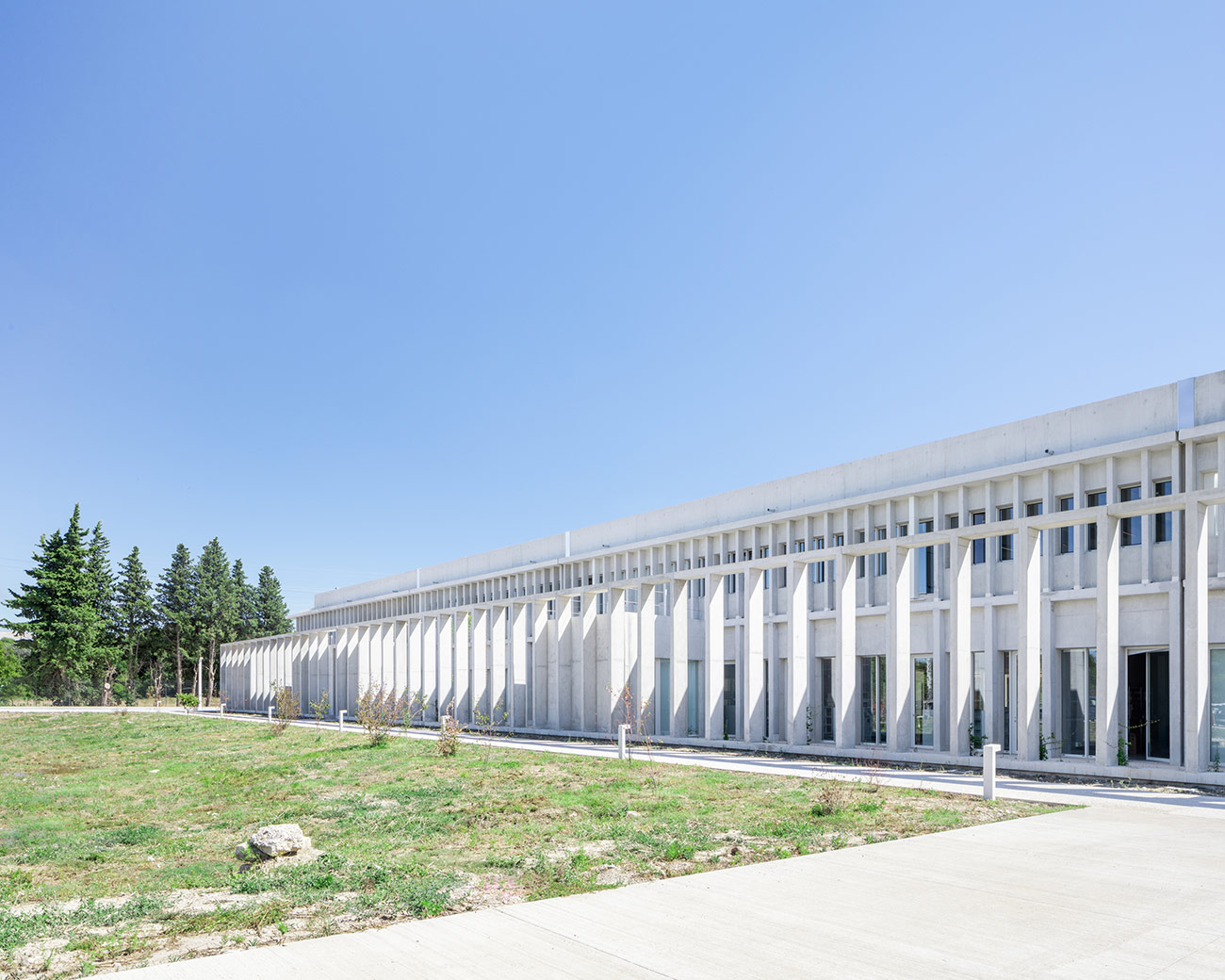 Un lycée <br/>entre ville et paysage - Chateaurenard | Architecte Marseille